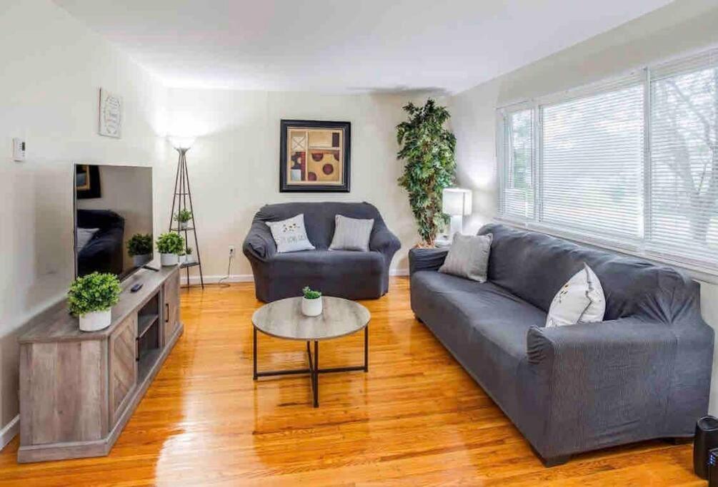 Appartement Amazing Ranch Mins Away From Airprt/Rit/Dwtn/Uofr à Rochester Extérieur photo